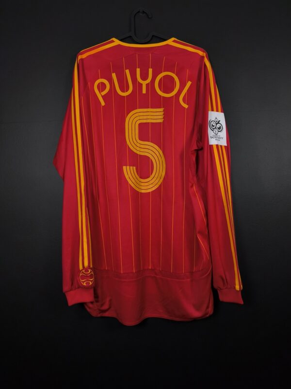 Koszulka piłkarska reprezentacji Hiszpania 2005/06 Home Adidas Carles Puyol #5 [L] Match Issue