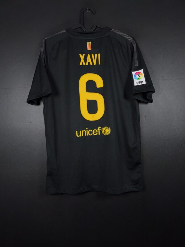 Koszulka piłkarska FC Barcelona 2011/12 Away Nike Xavi #6 [YXL] Junior